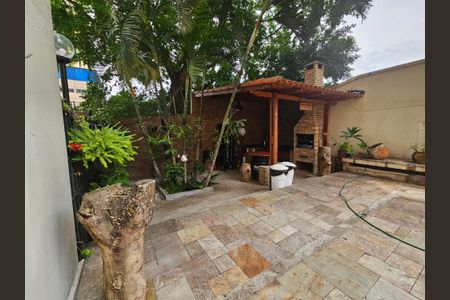 Apartamento à venda com 130m², 3 quartos e 1 vaga Apartamento à venda com 130m², 3 quartos e 1 vagaÁrea comum - Churrasqueira