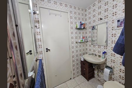 Apartamento à venda com 130m², 3 quartos e 1 vaga Apartamento à venda com 130m², 3 quartos e 1 vagaBanheiro