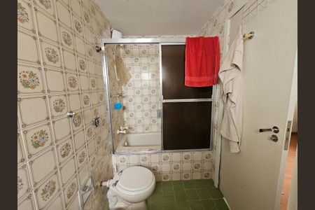 Apartamento à venda com 130m², 3 quartos e 1 vaga Apartamento à venda com 130m², 3 quartos e 1 vagaBanheiro da Suíte