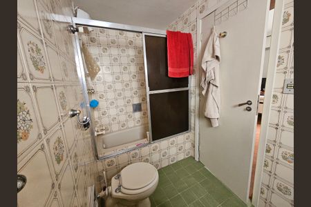 Apartamento à venda com 130m², 3 quartos e 1 vaga Apartamento à venda com 130m², 3 quartos e 1 vagaBanheiro da Suíte