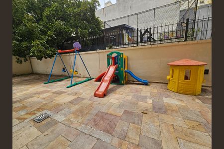 Apartamento à venda com 130m², 3 quartos e 1 vaga Apartamento à venda com 130m², 3 quartos e 1 vagaÁrea comum - Playground