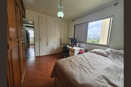 Apartamento à venda com 130m², 3 quartos e 1 vaga Apartamento à venda com 130m², 3 quartos e 1 vagaSuíte