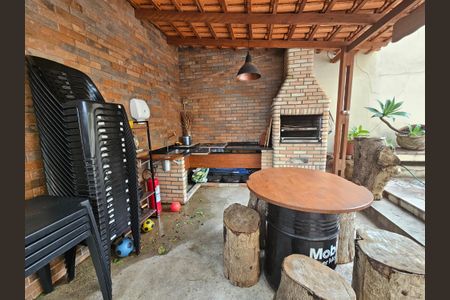 Apartamento à venda com 130m², 3 quartos e 1 vaga Apartamento à venda com 130m², 3 quartos e 1 vagaÁrea comum - Churrasqueira