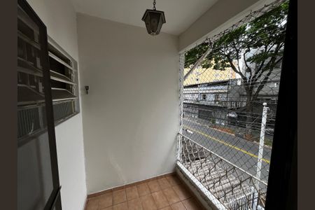 Casa à venda com 198m², 2 quartos e 4 vagas Casa à venda com 198m², 2 quartos e 4 vagasQuarto 2 varanda