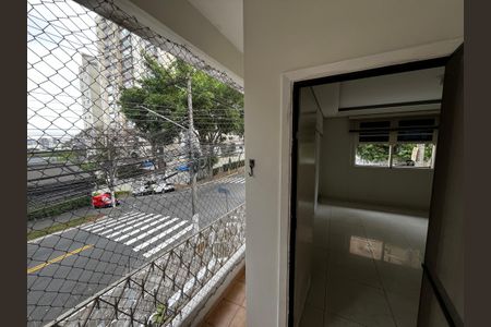 Casa à venda com 198m², 2 quartos e 4 vagas Casa à venda com 198m², 2 quartos e 4 vagasQuarto 2 varanda