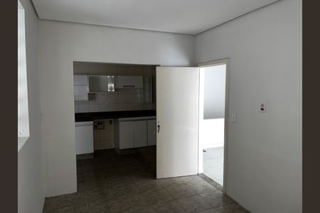 Casa à venda com 198m², 2 quartos e 4 vagas Casa à venda com 198m², 2 quartos e 4 vagasCopa