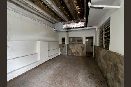 Casa à venda com 198m², 2 quartos e 4 vagas Casa à venda com 198m², 2 quartos e 4 vagasQuintal