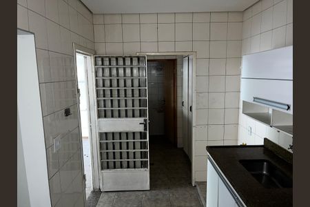 Casa à venda com 198m², 2 quartos e 4 vagas Casa à venda com 198m², 2 quartos e 4 vagasCozinha