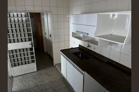 Casa à venda com 198m², 2 quartos e 4 vagas Casa à venda com 198m², 2 quartos e 4 vagasCozinha
