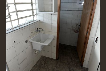 Casa à venda com 198m², 2 quartos e 4 vagas Casa à venda com 198m², 2 quartos e 4 vagasÁrea de Serviço