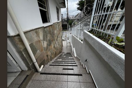 Casa à venda com 198m², 2 quartos e 4 vagas Casa à venda com 198m², 2 quartos e 4 vagasCorredor