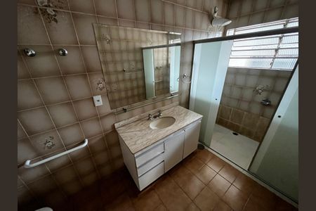 Casa à venda com 198m², 2 quartos e 4 vagas Casa à venda com 198m², 2 quartos e 4 vagasBanheiro