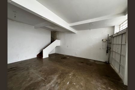 Casa à venda com 198m², 2 quartos e 4 vagas Casa à venda com 198m², 2 quartos e 4 vagasGaragem