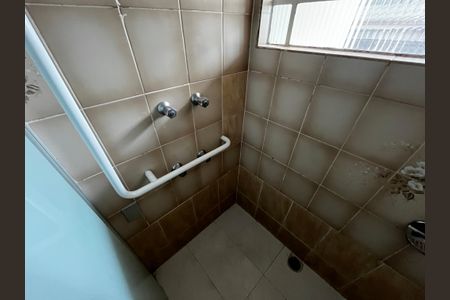 Casa à venda com 198m², 2 quartos e 4 vagas Casa à venda com 198m², 2 quartos e 4 vagasBanheiro