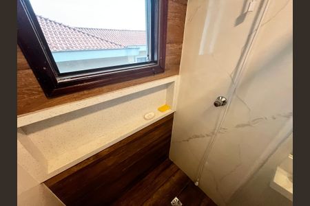 Casa à venda com 200m², 3 quartos e 6 vagas Casa à venda com 200m², 3 quartos e 6 vagasBanheiro