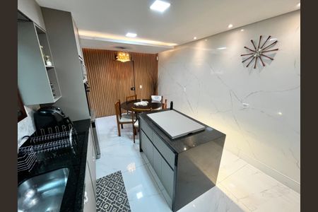 Casa à venda com 200m², 3 quartos e 6 vagas Casa à venda com 200m², 3 quartos e 6 vagasCozinha