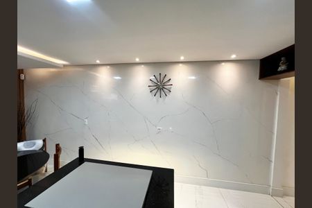 Casa à venda com 200m², 3 quartos e 6 vagas Casa à venda com 200m², 3 quartos e 6 vagasCozinha