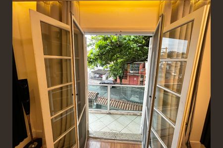 Casa à venda com 200m², 3 quartos e 6 vagas Casa à venda com 200m², 3 quartos e 6 vagasVaranda da Suíte