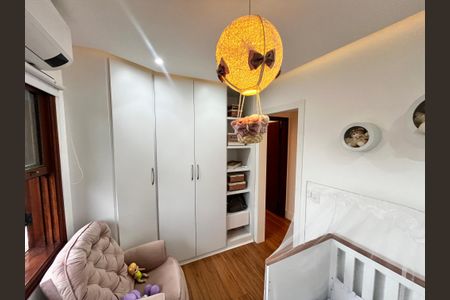 Casa à venda com 200m², 3 quartos e 6 vagas Casa à venda com 200m², 3 quartos e 6 vagasQuarto 2