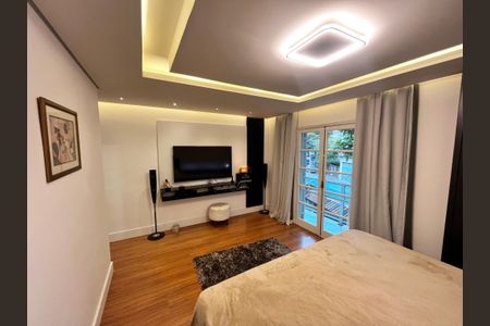 Casa à venda com 200m², 3 quartos e 6 vagas Casa à venda com 200m², 3 quartos e 6 vagasQuarto Suíte 1