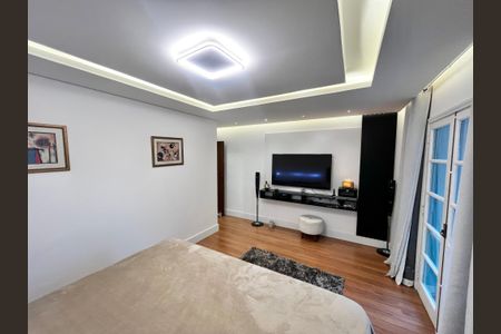 Casa à venda com 200m², 3 quartos e 6 vagas Casa à venda com 200m², 3 quartos e 6 vagasQuarto Suíte 1