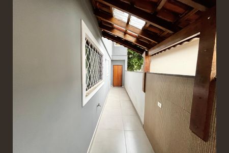 Casa à venda com 200m², 3 quartos e 6 vagas Casa à venda com 200m², 3 quartos e 6 vagasÁrea externa