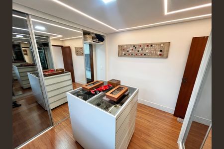 Casa à venda com 200m², 3 quartos e 6 vagas Casa à venda com 200m², 3 quartos e 6 vagasQuarto 2