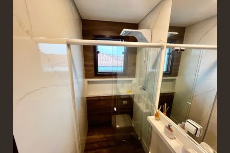 Casa à venda com 200m², 3 quartos e 6 vagas Casa à venda com 200m², 3 quartos e 6 vagasBanheiro