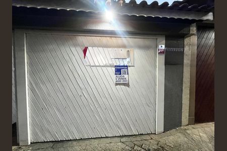 Casa à venda com 200m², 3 quartos e 6 vagas Casa à venda com 200m², 3 quartos e 6 vagasFachada/Placa
