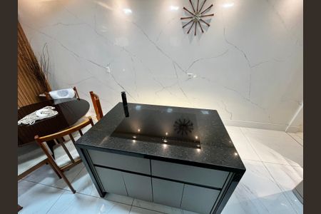 Casa à venda com 200m², 3 quartos e 6 vagas Casa à venda com 200m², 3 quartos e 6 vagasCozinha