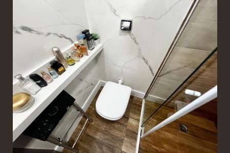 Casa à venda com 200m², 3 quartos e 6 vagas Casa à venda com 200m², 3 quartos e 6 vagasBanheiro da Suíte 3