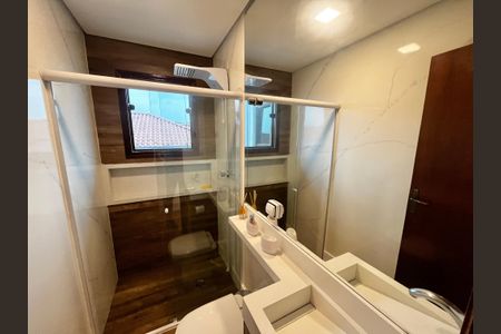 Casa à venda com 200m², 3 quartos e 6 vagas Casa à venda com 200m², 3 quartos e 6 vagasBanheiro