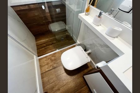 Casa à venda com 200m², 3 quartos e 6 vagas Casa à venda com 200m², 3 quartos e 6 vagasBanheiro