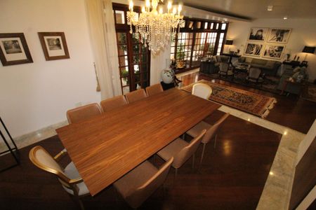 Casa de condomínio para alugar com 450m², 4 quartos e 6 vagasSala 2