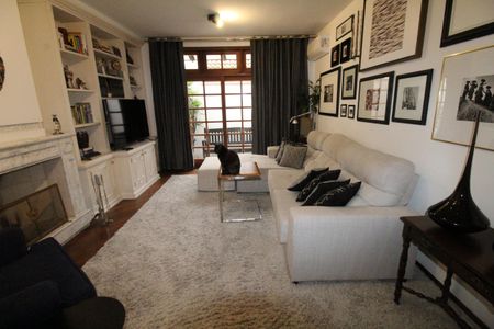 Casa de condomínio para alugar com 450m², 4 quartos e 6 vagasSala 3