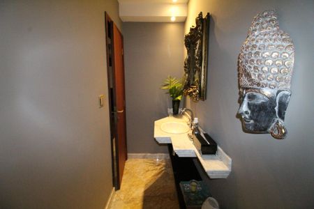 Casa de condomínio para alugar com 450m², 4 quartos e 6 vagasLavabo