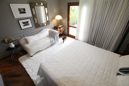 Casa de condomínio para alugar com 450m², 4 quartos e 6 vagasSuíte 1