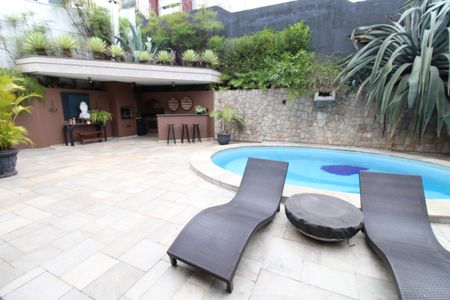 Casa de condomínio para alugar com 450m², 4 quartos e 6 vagasÁrea Externa