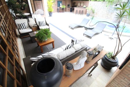 Casa de condomínio para alugar com 450m², 4 quartos e 6 vagasÁrea Externa