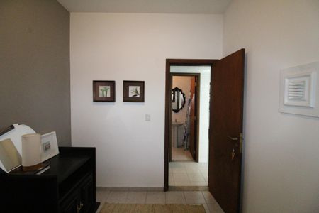 Casa de condomínio para alugar com 450m², 4 quartos e 6 vagasQuarto 1