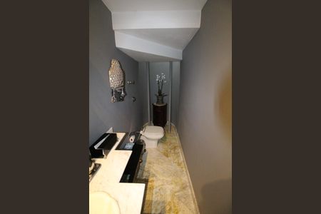 Casa de condomínio para alugar com 450m², 4 quartos e 6 vagasLavabo