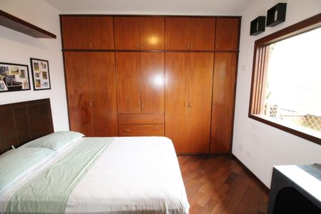 Casa de condomínio para alugar com 450m², 4 quartos e 6 vagasSuíte 2