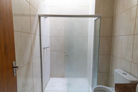 Casa à venda com 100m², 2 quartos e 2 vagasBanheiro da Suíte 2