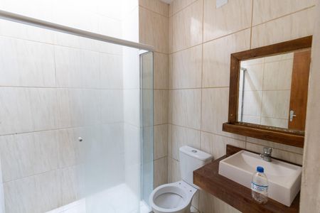 Casa à venda com 100m², 2 quartos e 2 vagasBanheiro da Suíte 2