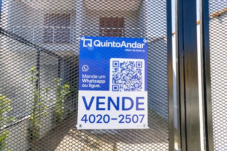 Casa à venda com 100m², 2 quartos e 2 vagasPlaquinha
