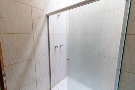 Casa à venda com 100m², 2 quartos e 2 vagasBanheiro da Suíte 2