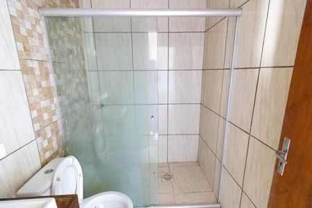 Casa à venda com 100m², 2 quartos e 2 vagasBanheiro da Suíte 1