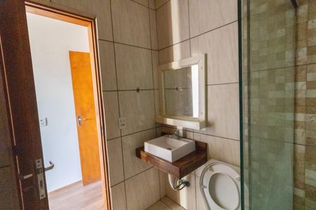 Casa à venda com 100m², 2 quartos e 2 vagasBanheiro da Suíte 1