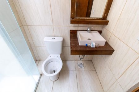 Casa à venda com 100m², 2 quartos e 2 vagasBanheiro da Suíte 2