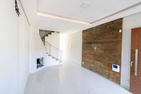 Casa à venda com 100m², 2 quartos e 2 vagasSala